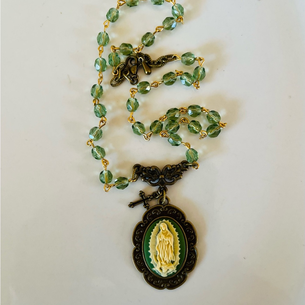 Vintage Style Guadalupe Cream on Green Cameo Necklace, Austrian Peridot Crystals - Picture 17 of 17